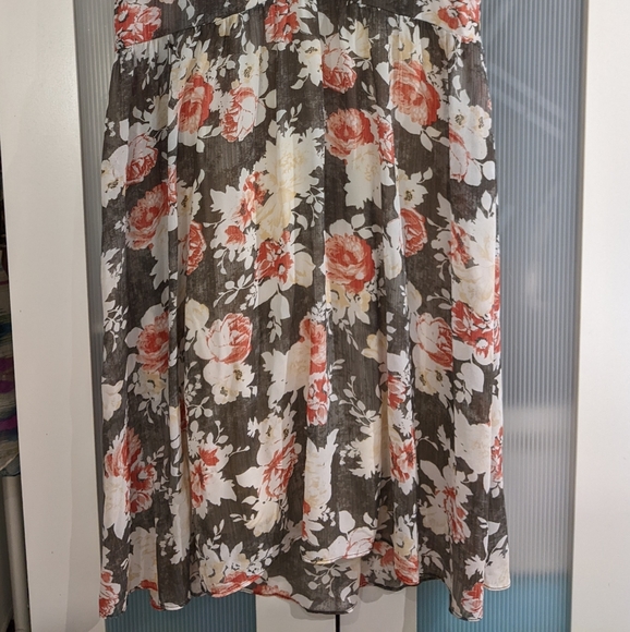 Romantic midi length dress with flutter sleeves (XL) - Picture 4 of 11